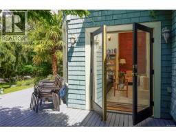 1377 Rockland Ave, Victoria, BC V8S1V7 Photo 32