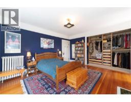 1377 Rockland Ave, Victoria, BC V8S1V7 Photo 36