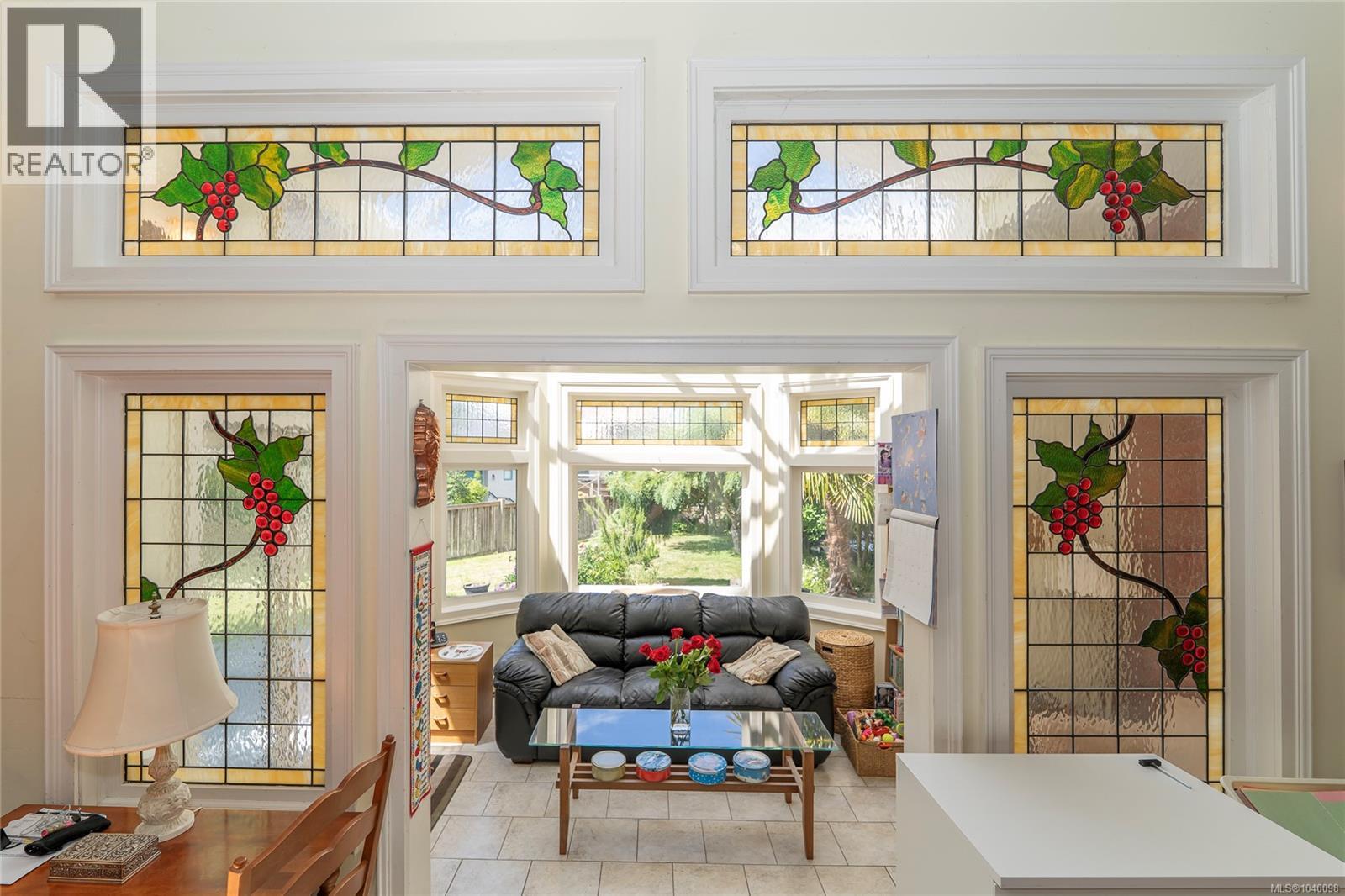1377 Rockland Ave - 28