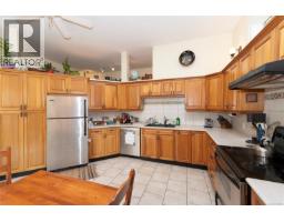 1377 Rockland Ave, Victoria, BC V8S1V7 Photo 26