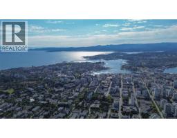 1377 Rockland Ave, Victoria, BC V8S1V7 Photo 66