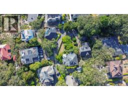 1377 Rockland Ave, Victoria, BC V8S1V7 Photo 68