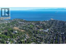 1377 Rockland Ave, Victoria, BC V8S1V7 Photo 65