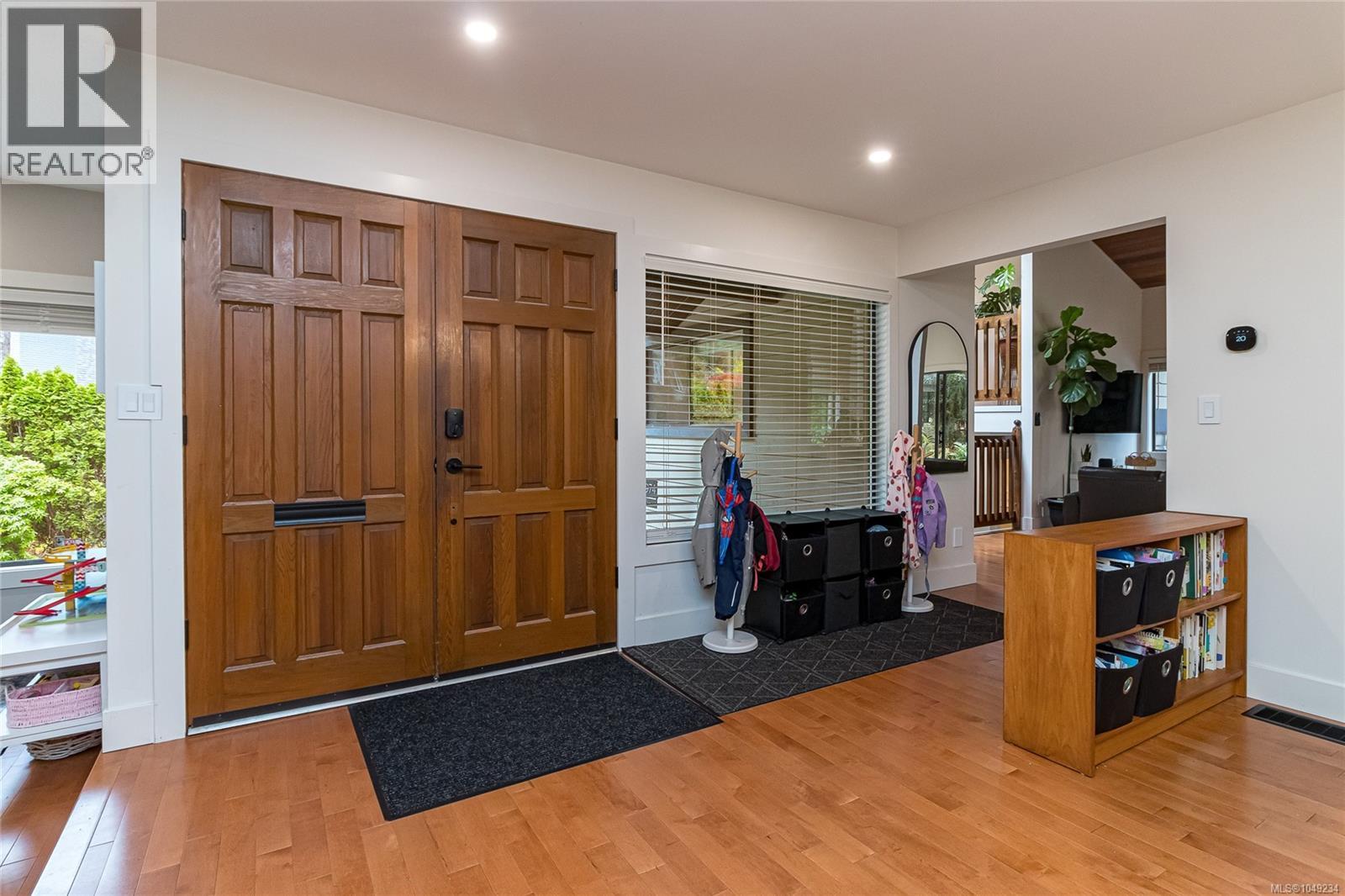  974 Wagonwood Place, Saanich