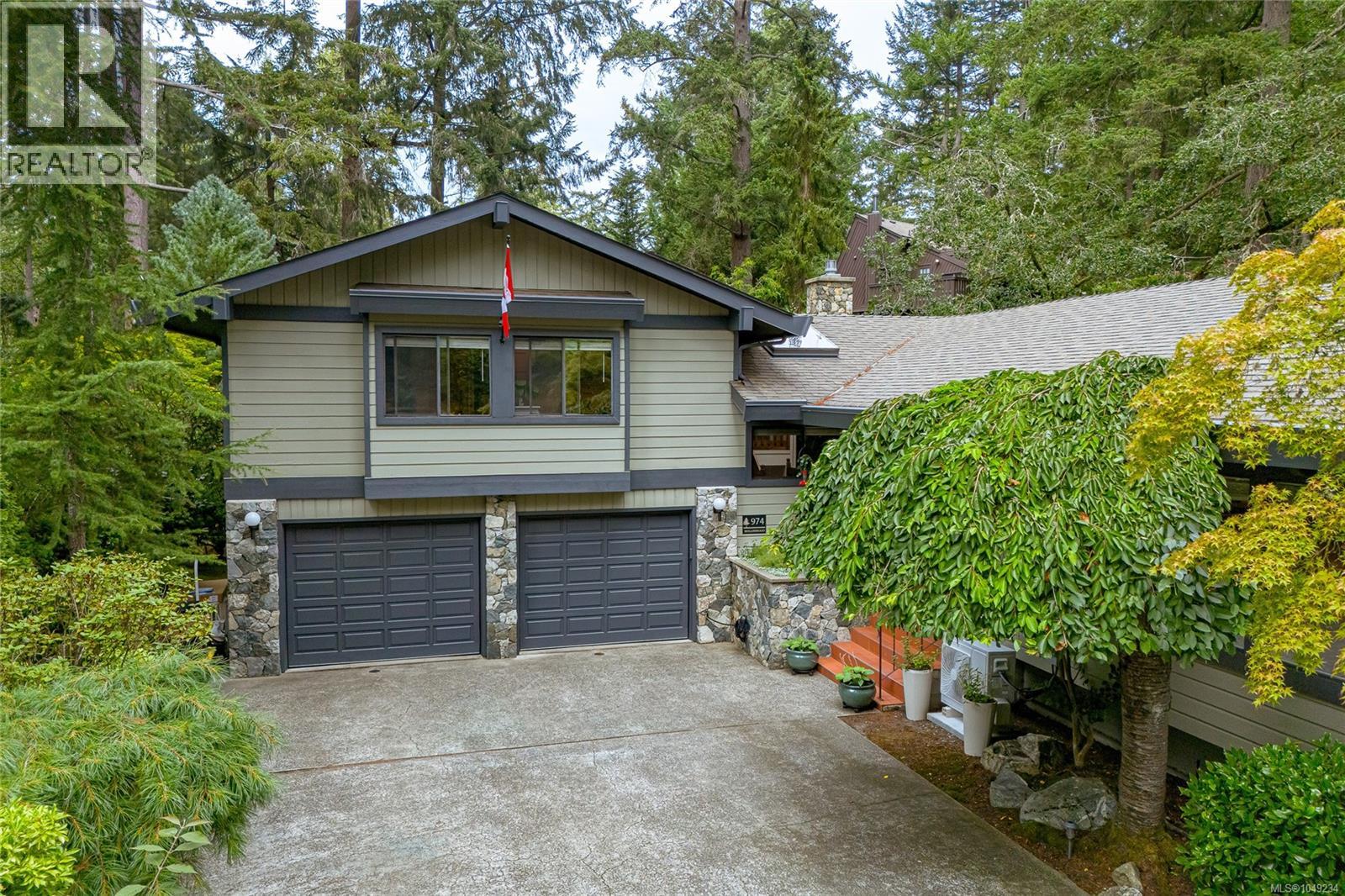  974 Wagonwood Place, Saanich