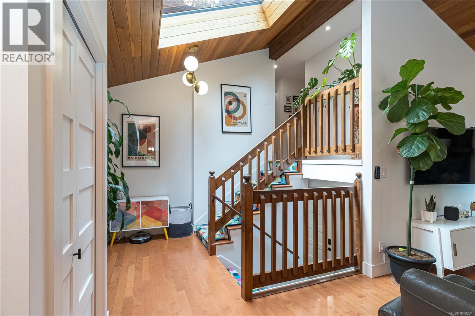  974 Wagonwood Place, Saanich