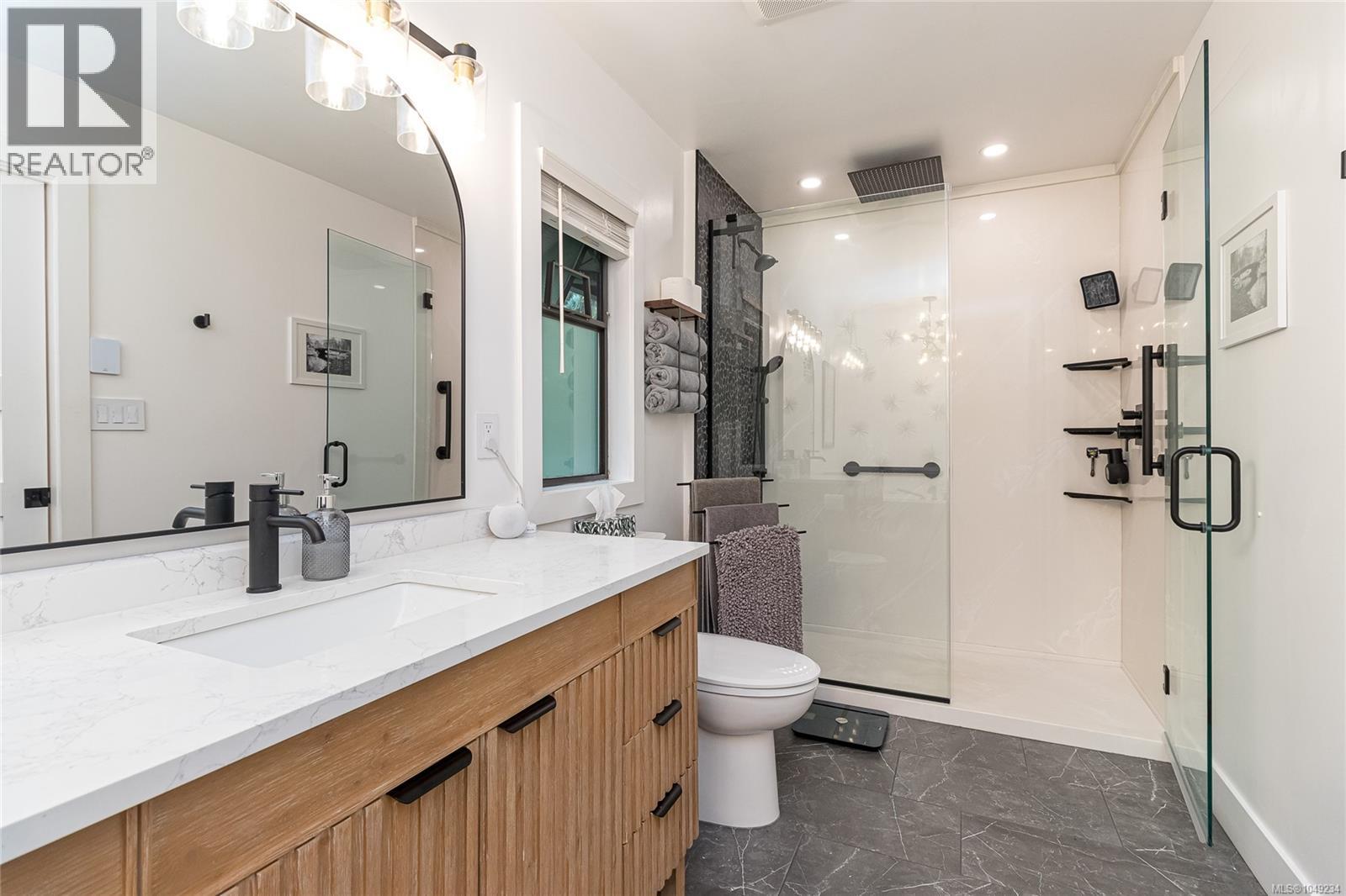  974 Wagonwood Place, Saanich