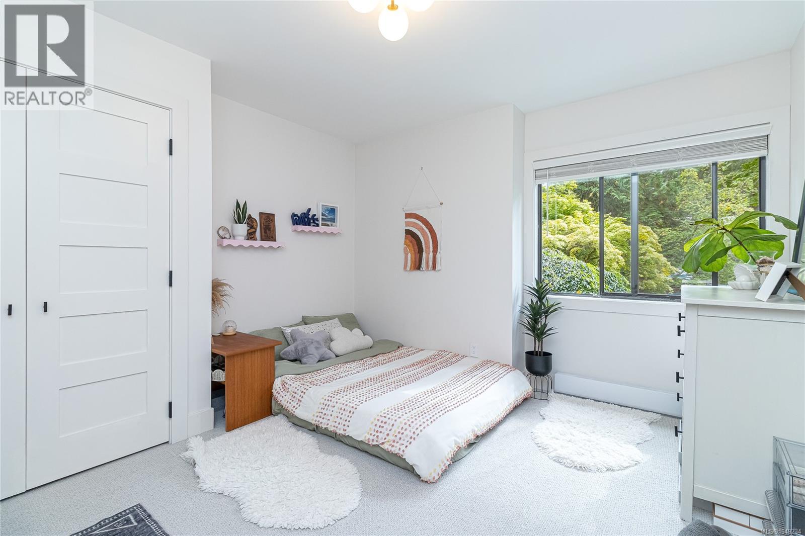  974 Wagonwood Place, Saanich