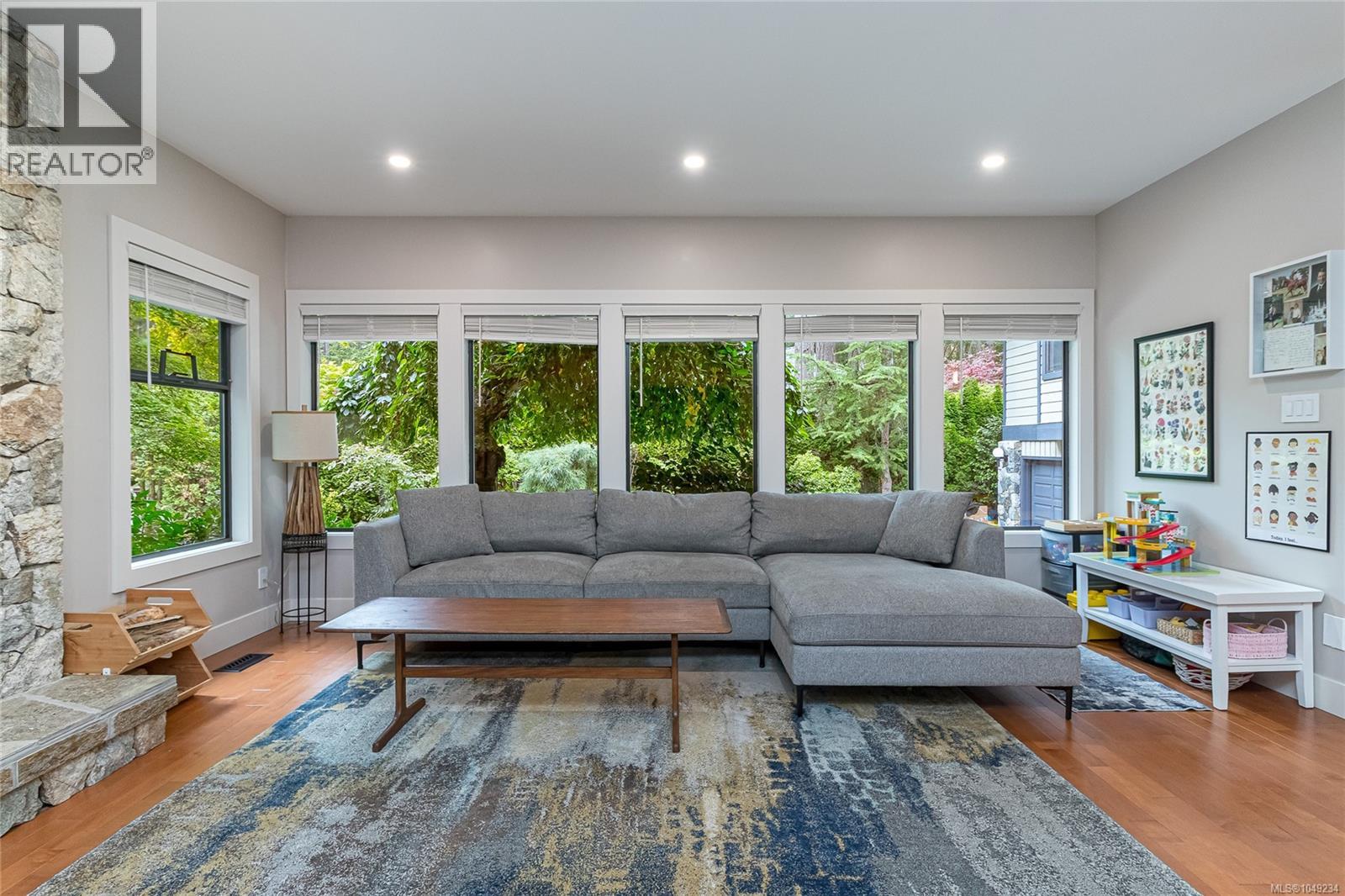  974 Wagonwood Place, Saanich