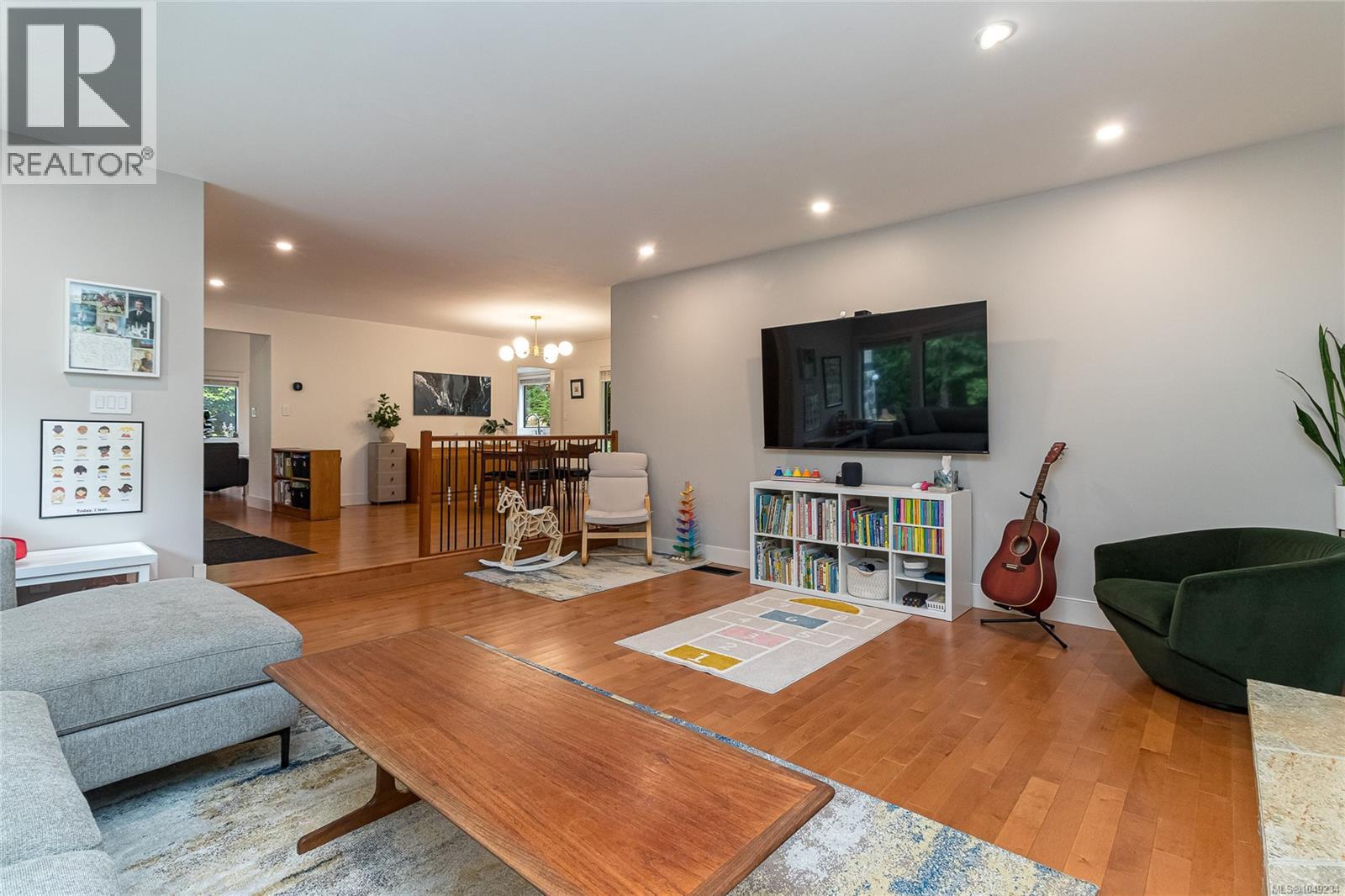  974 Wagonwood Place, Saanich