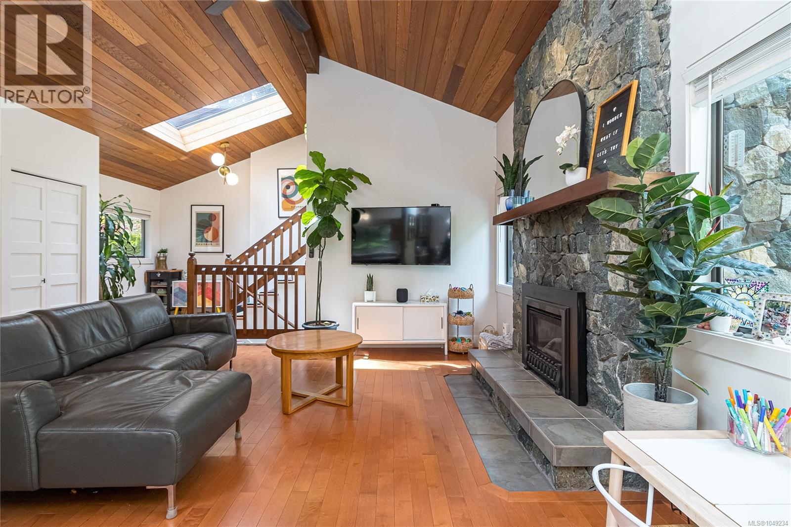  974 Wagonwood Place, Saanich