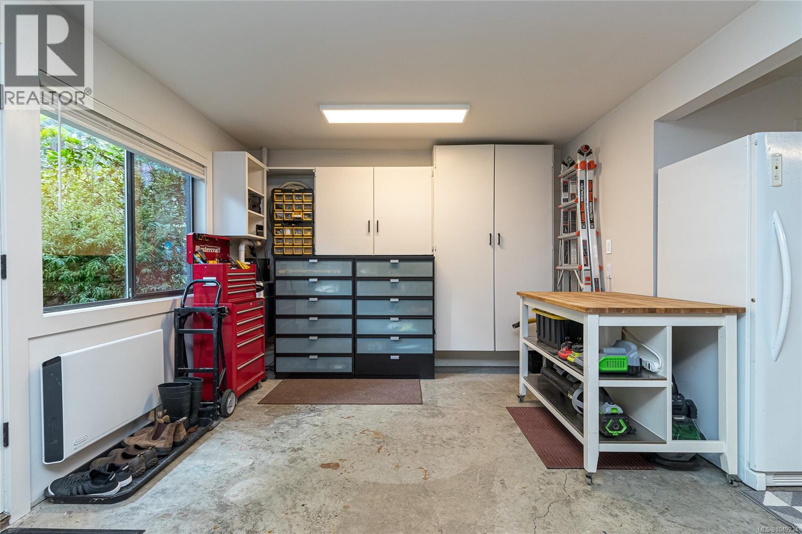  974 Wagonwood Place, Saanich