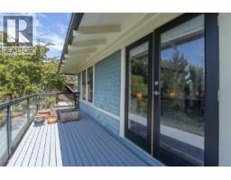 1377 Rockland Ave, Victoria, BC V8S1V7 Photo 42