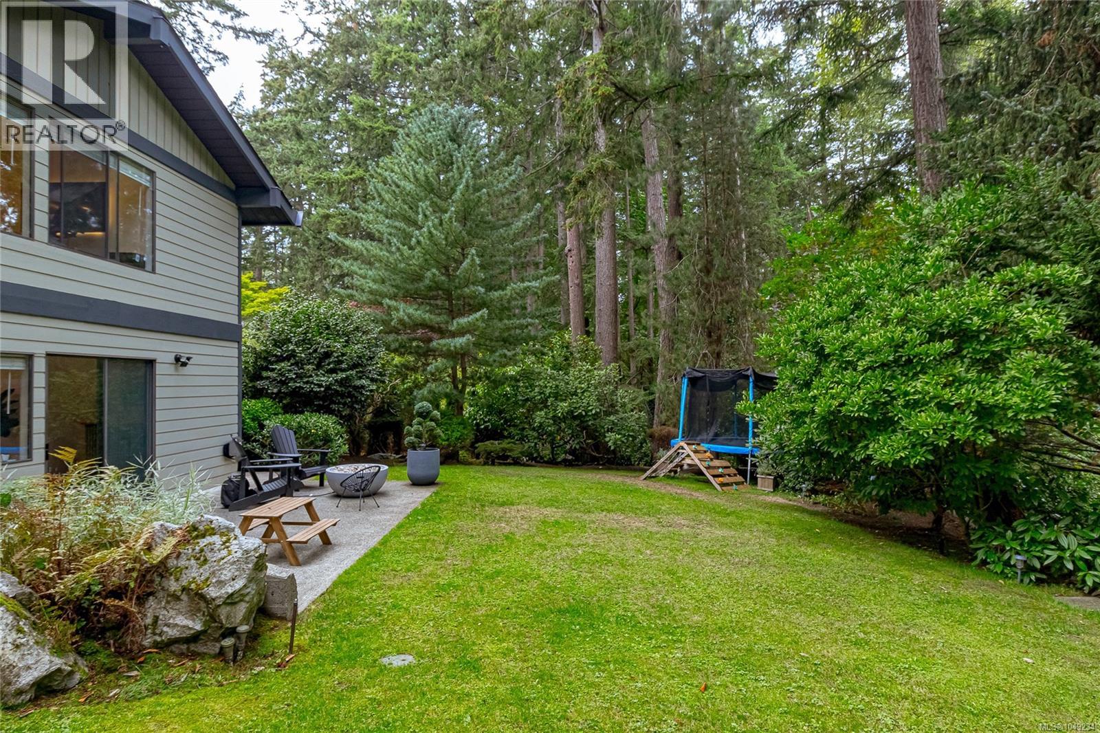  974 Wagonwood Place, Saanich
