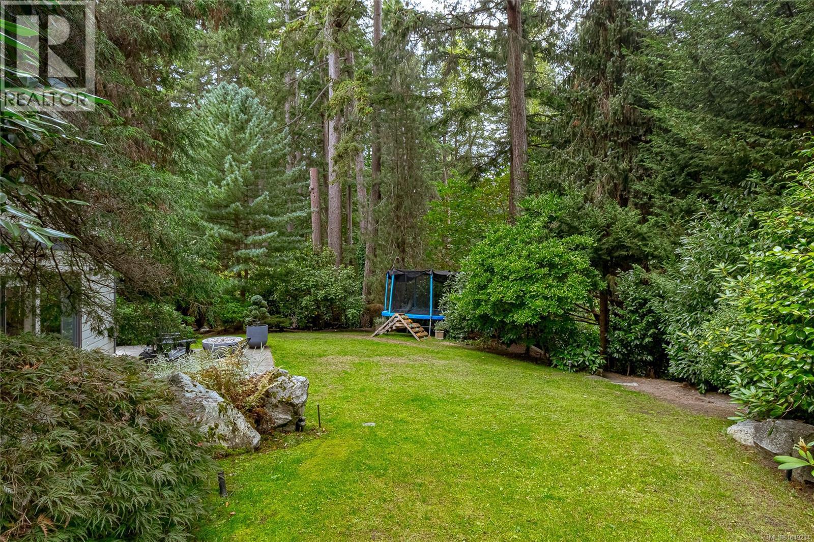 974 Wagonwood Place, Saanich