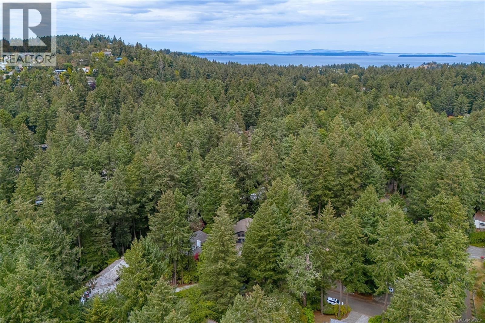  974 Wagonwood Place, Saanich