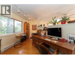 1377 Rockland Ave, Victoria, BC V8S1V7 Photo 24