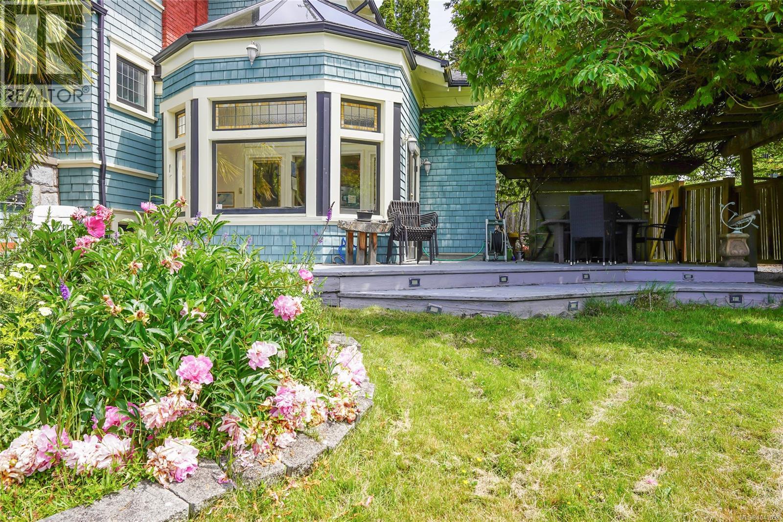 1377 Rockland Ave - 59