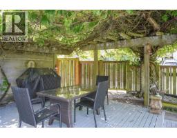1377 Rockland Ave, Victoria, BC V8S1V7 Photo 31