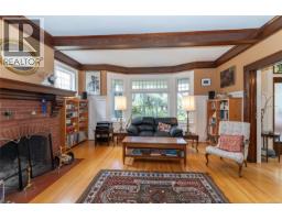 Kitchen - 1377 Rockland Ave, Victoria, BC V8S1V7 Photo 13