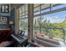 1377 Rockland Ave, Victoria, BC V8S1V7 Photo 49