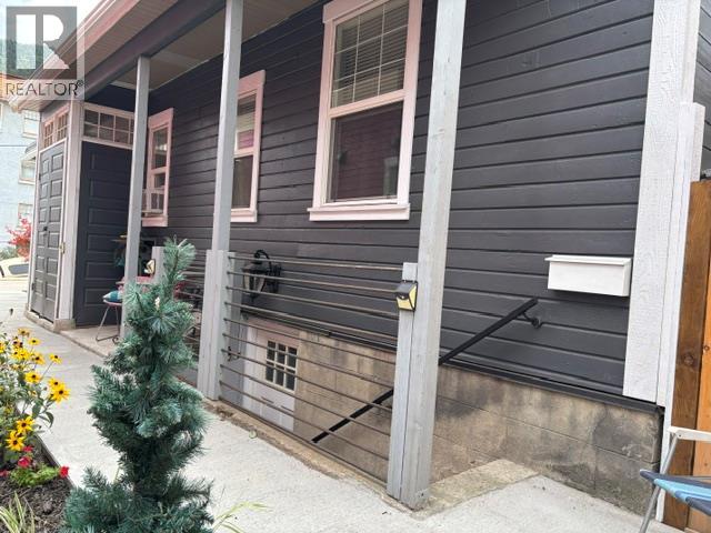 1195 Tamarac Avenue, Trail