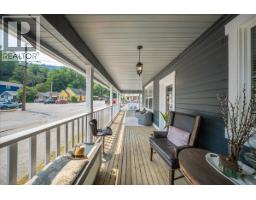 1195 Tamarac Avenue, Trail, BC V1R4H8 Photo 38
