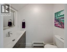 Primary Bedroom - 1195 Tamarac Avenue, Trail, BC V1R4H8 Photo 9