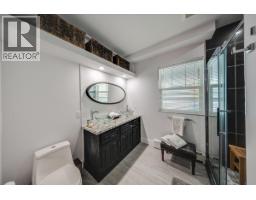 1195 Tamarac Avenue, Trail, BC V1R4H8 Photo 16