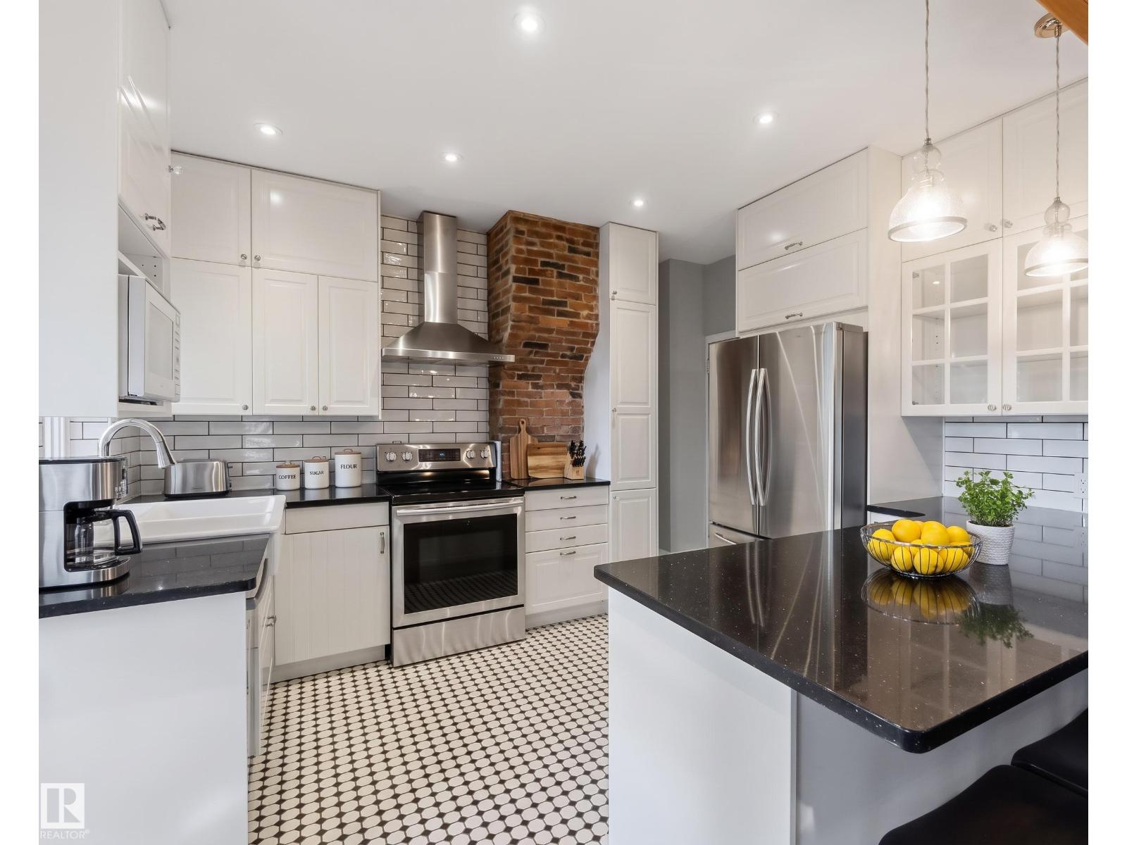 10647 125 ST NW - 9