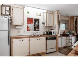 Kitchen - 64 Seabreeze Dr, Campbell River, BC V9H1H8 Photo 9