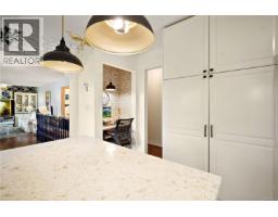 Entrance - 6864 East Saanich Rd, Central Saanich, BC V8Z5Y9 Photo 18