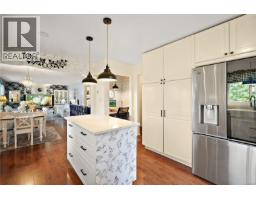 6864 East Saanich Rd, Central Saanich, BC V8Z5Y9 Photo 19