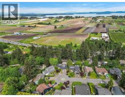 6864 East Saanich Rd, Central Saanich, BC V8Z5Y9 Photo 37