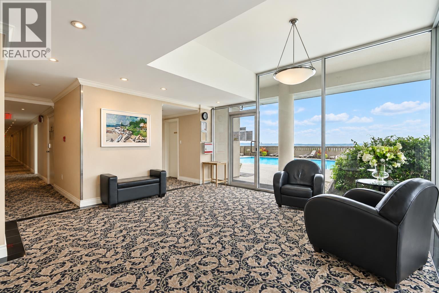 807 150 24TH STREET, West Vancouver