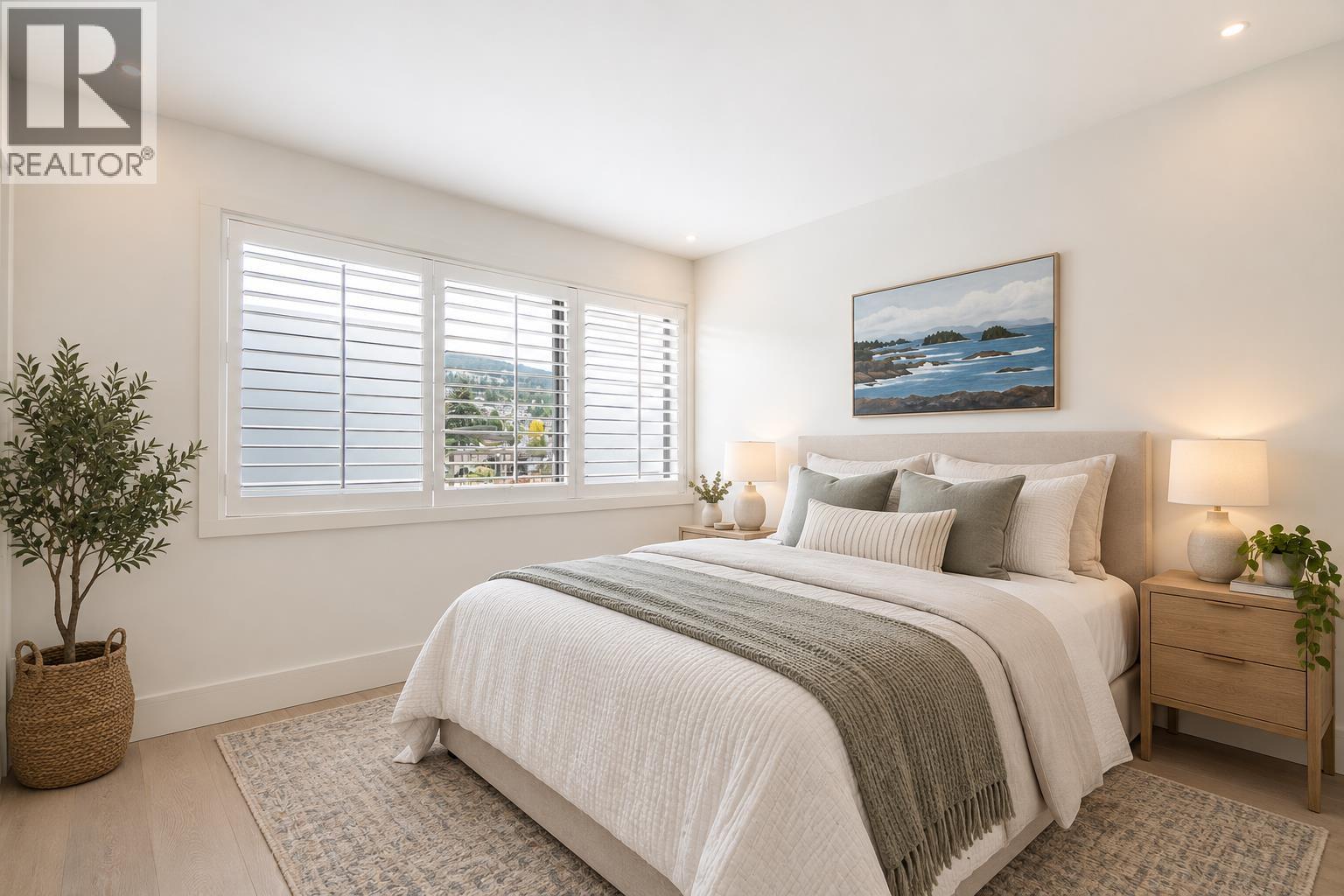 807 150 24TH STREET, West Vancouver
