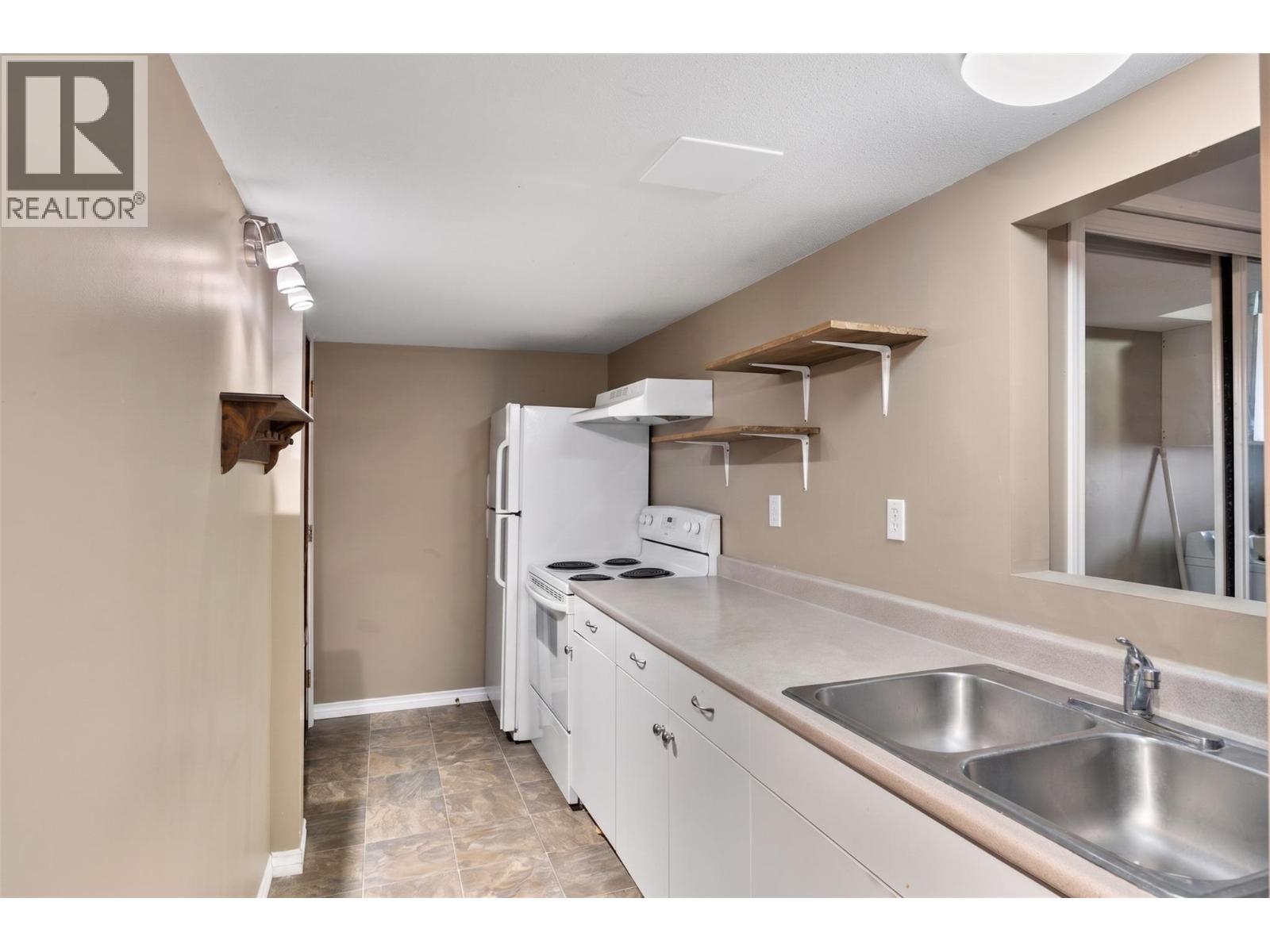 2277 Turnberry Place - Image 4