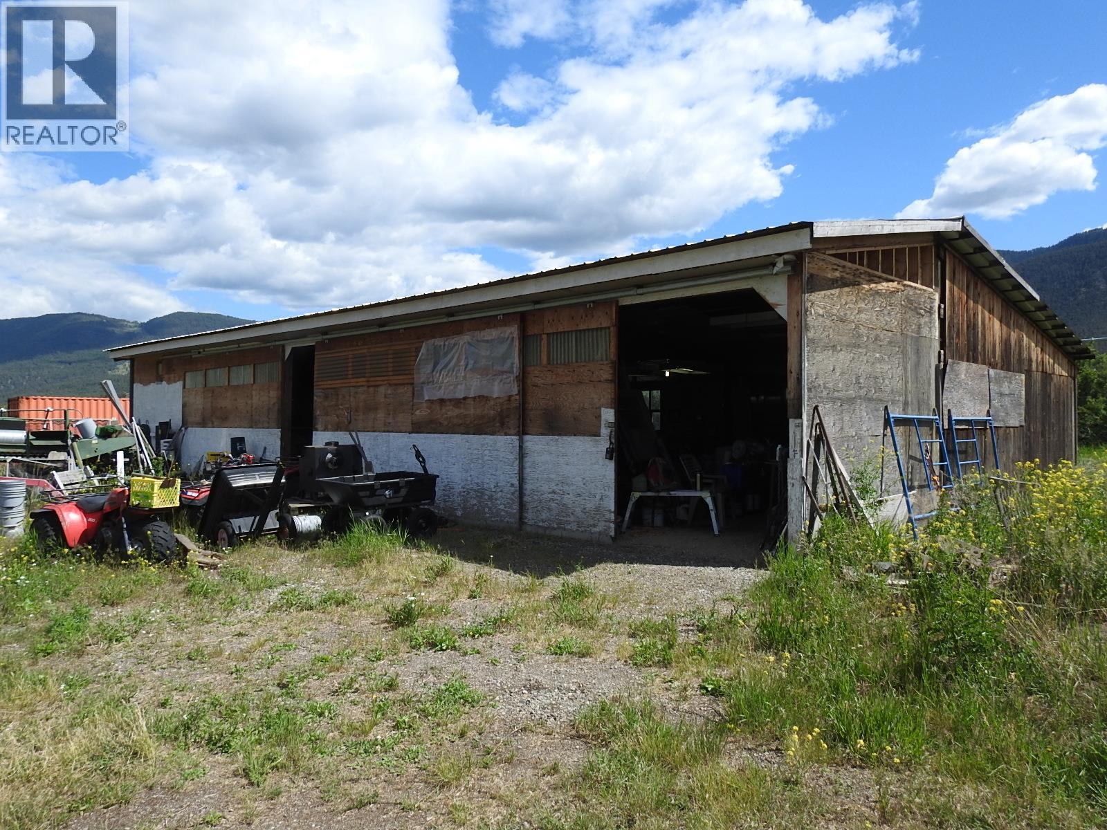 5569 Kamloops-Vernon Highway, Westwold — photo 9