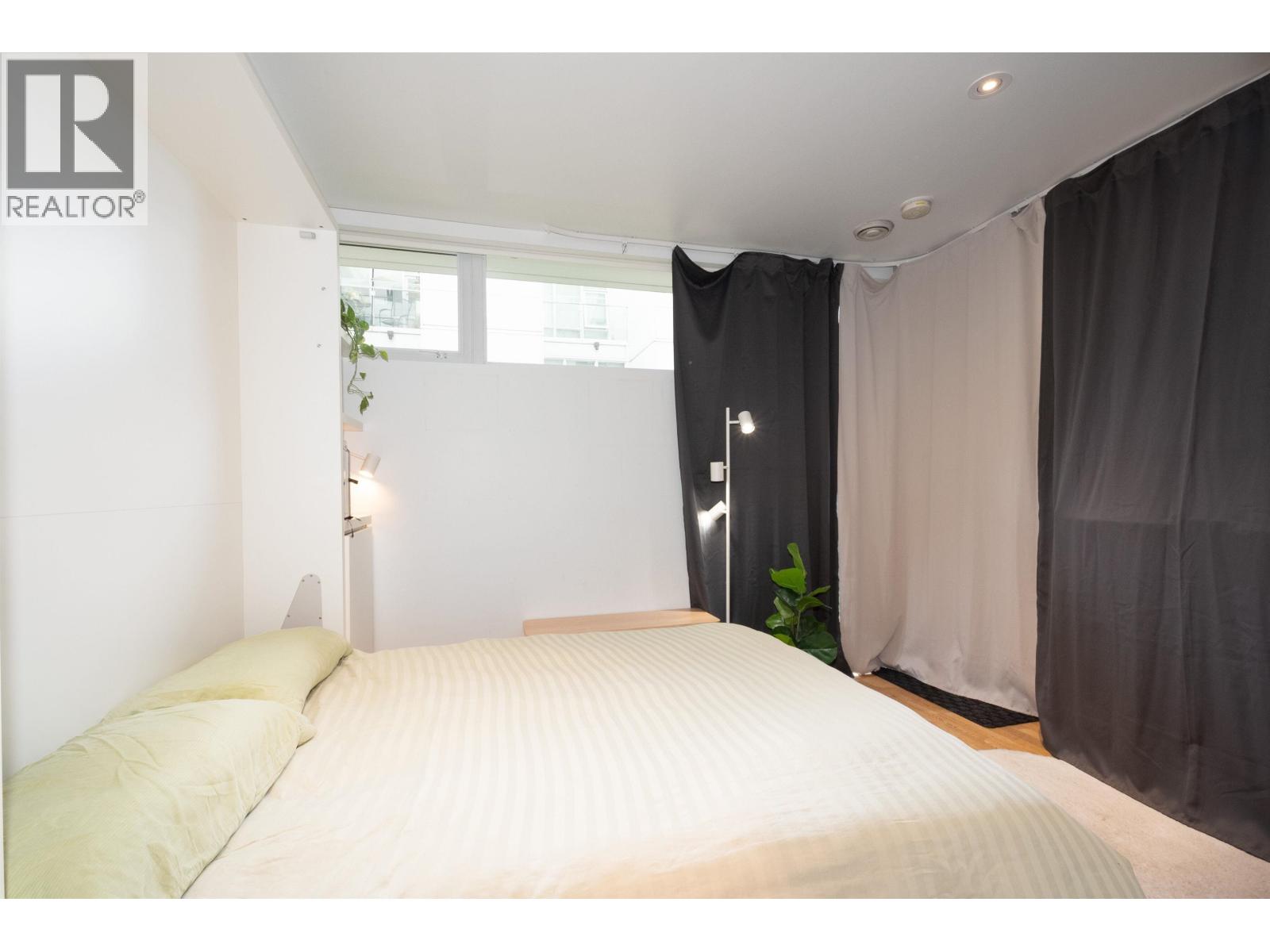 2220 WILLOW STREET, Vancouver