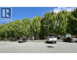 404 5631 Inlet Avenue, Sechelt, BC V7Z0J1 Photo 28