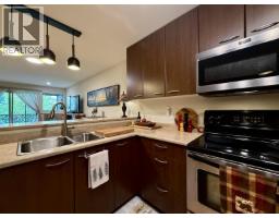 404 5631 Inlet Avenue, Sechelt, BC V7Z0J1 Photo 8