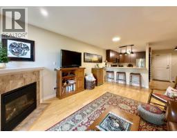 404 5631 Inlet Avenue, Sechelt, BC V7Z0J1 Photo 9