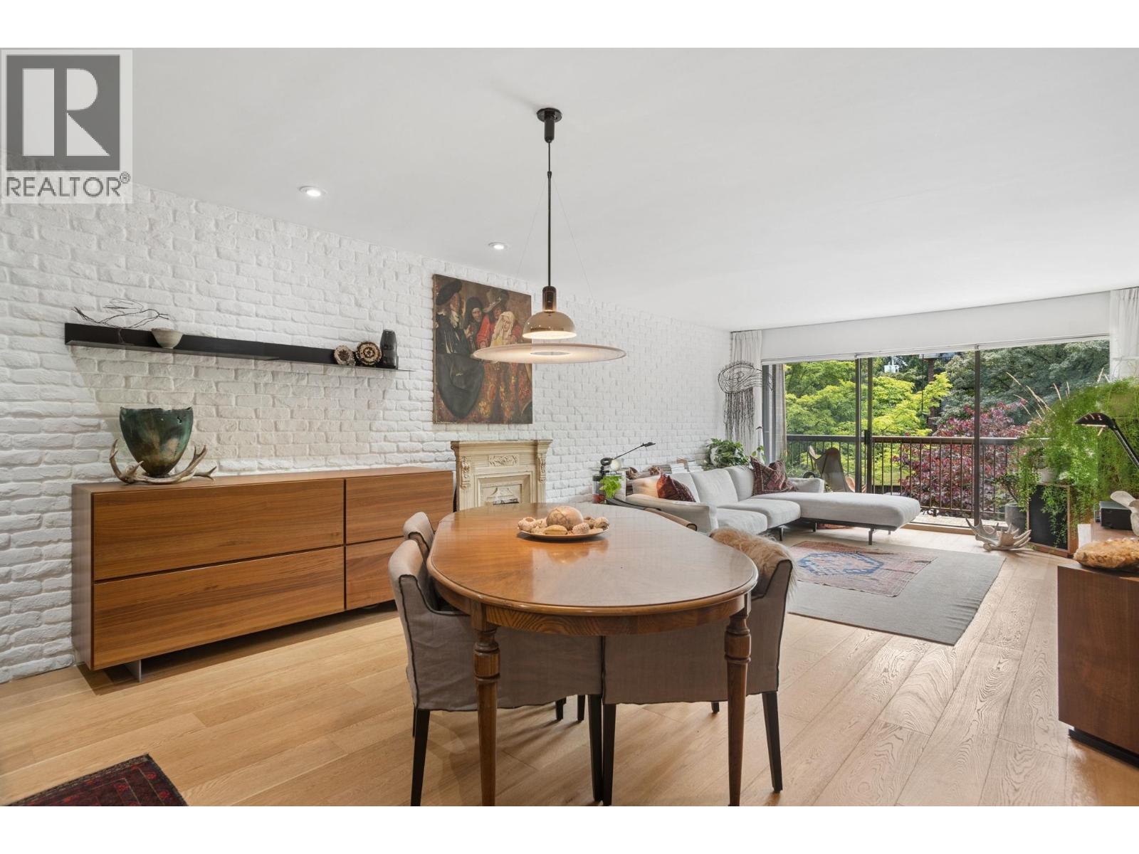 205 3264 OAK STREET, Vancouver