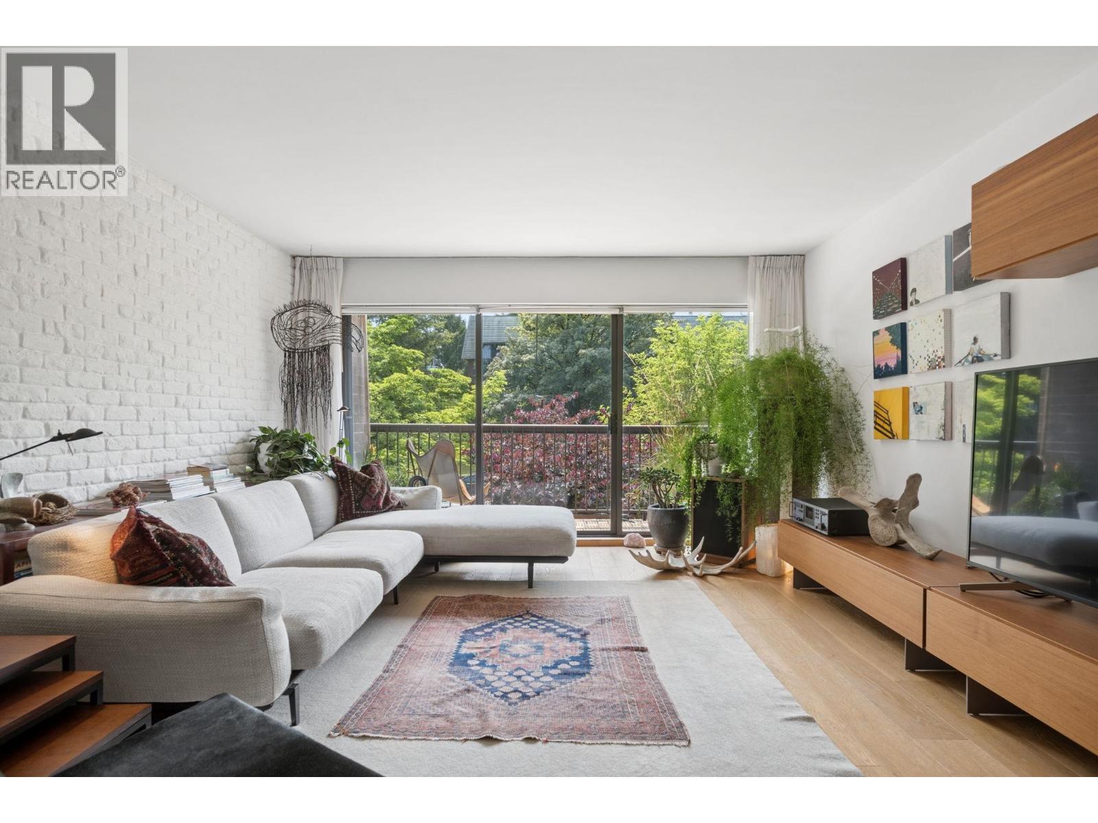 205 3264 OAK STREET, Vancouver