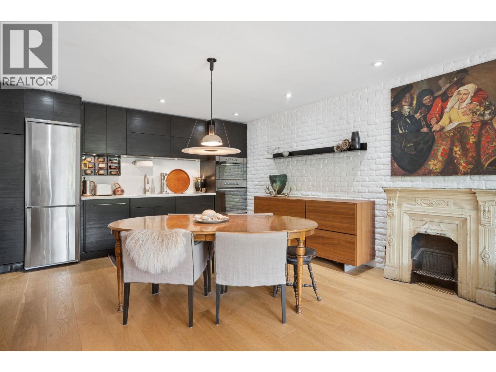 205 3264 OAK STREET, Vancouver