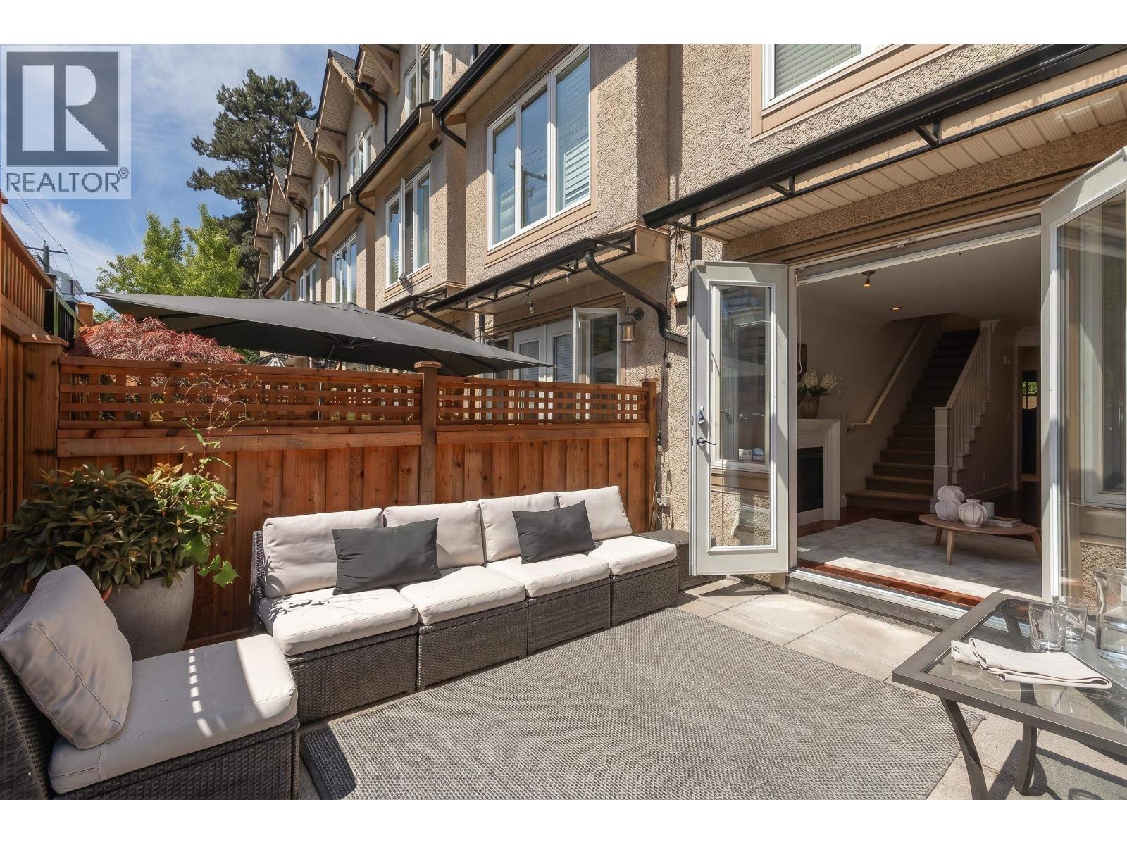 2943 LAUREL STREET, Vancouver