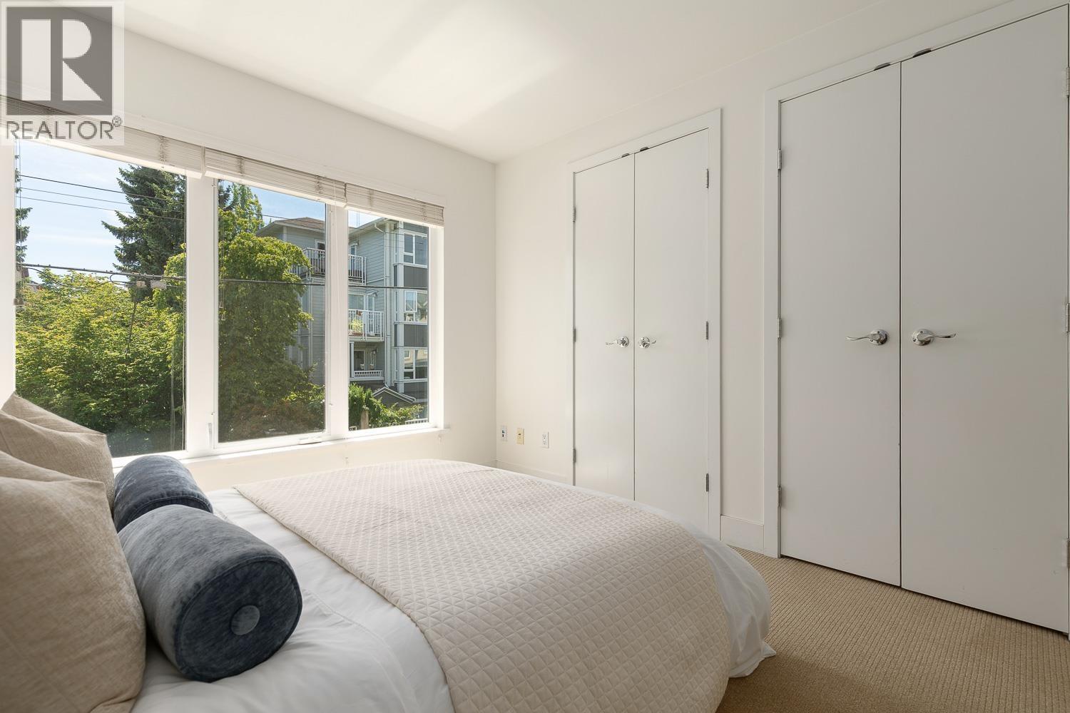 2943 LAUREL STREET, Vancouver