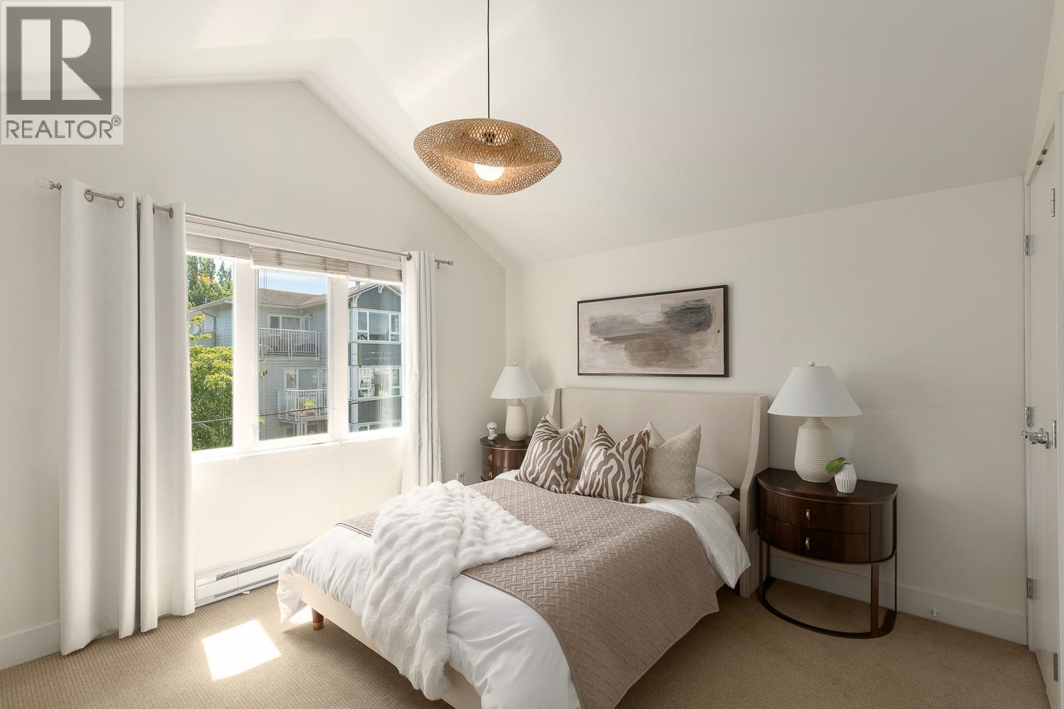 2943 LAUREL STREET, Vancouver