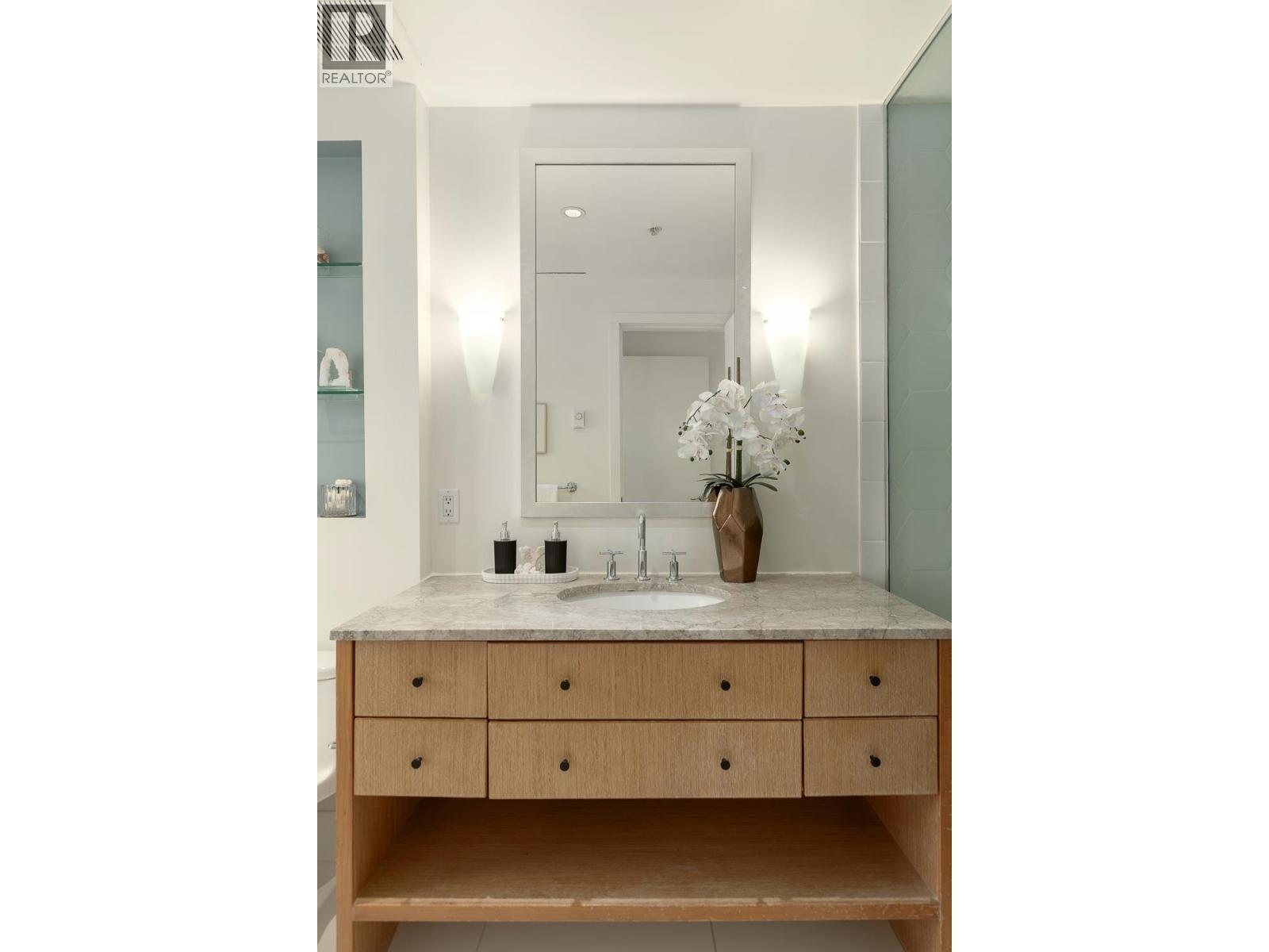 2943 LAUREL STREET, Vancouver