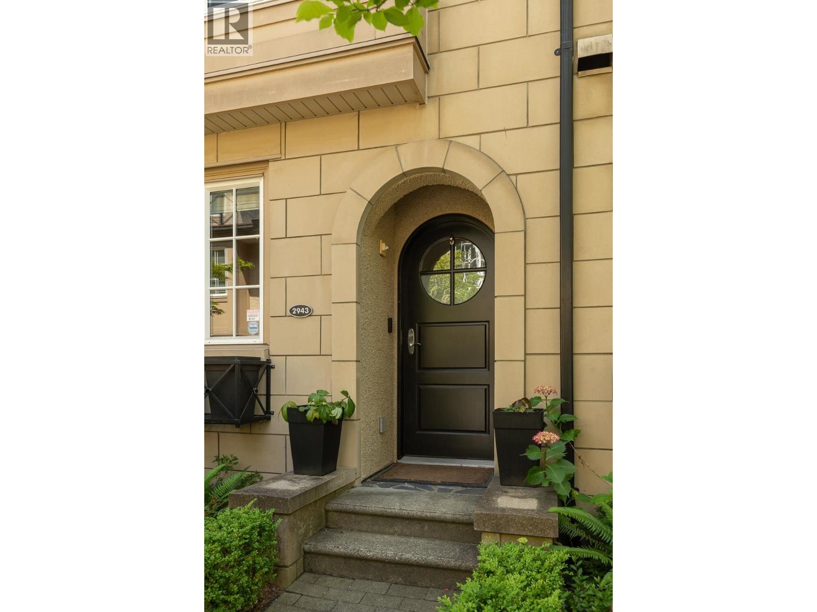 2943 LAUREL STREET, Vancouver